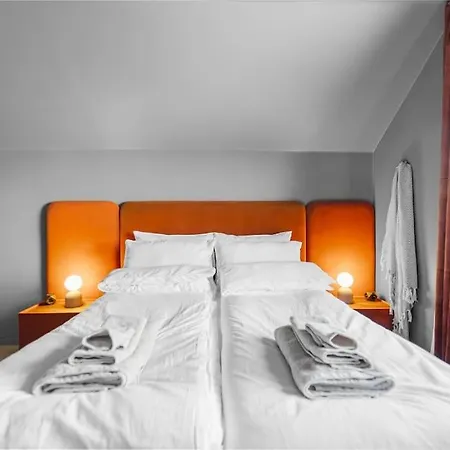 Leilighet Modern With Free Parking *