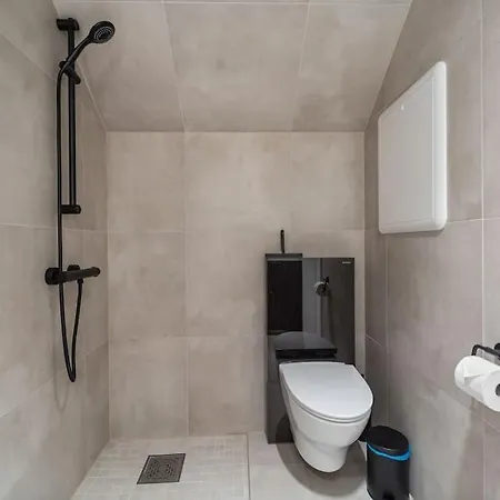 Modern With Free Parking Apartmán *