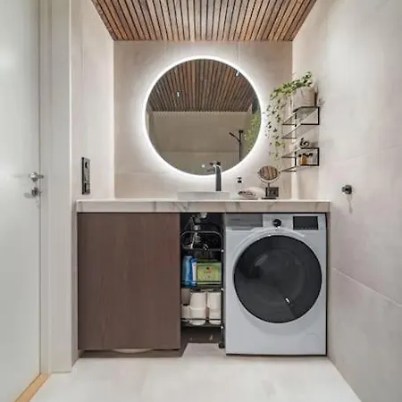 Modern With Free Parking